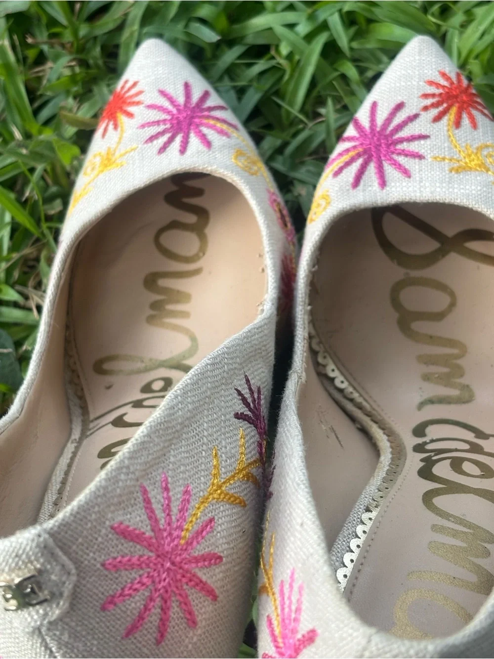 Sam Edelman Beige Embroidered Floral Pointed-Toe Pumps Size 9
